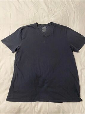 Vince Men's Dark Navy V-Neck Short Sleeve Tee